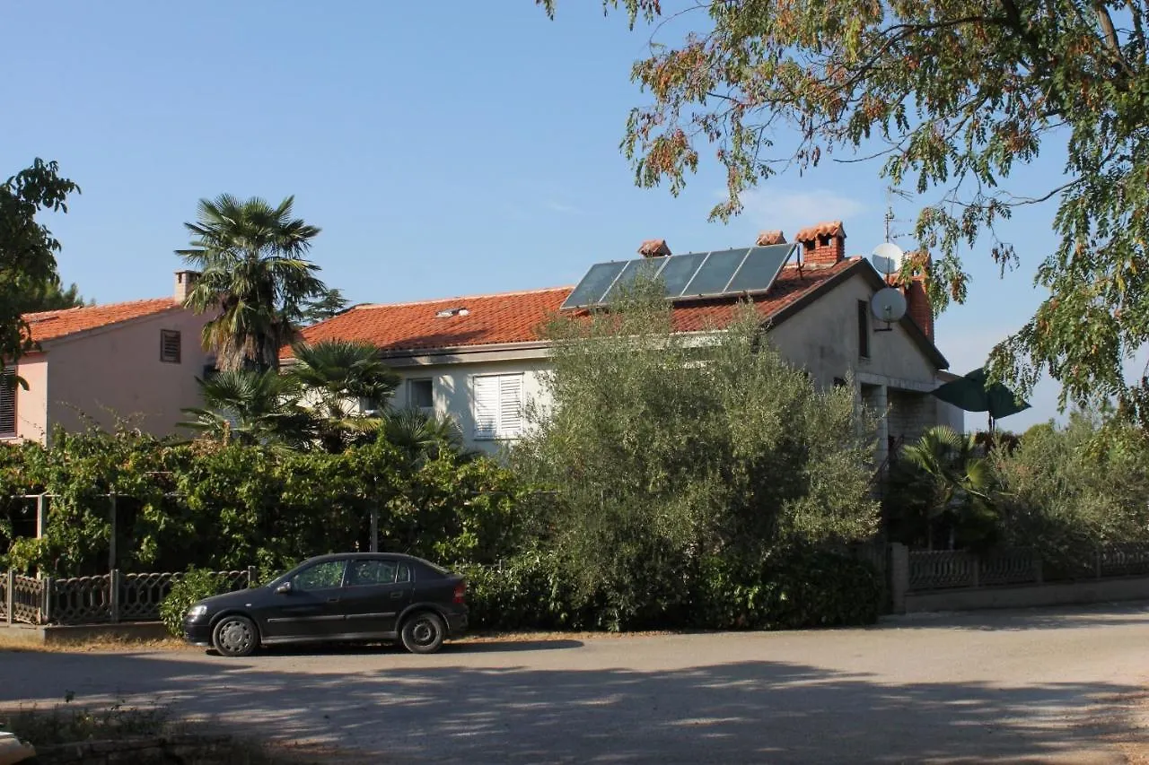 Apartments With Wifi Novigrad - 7053